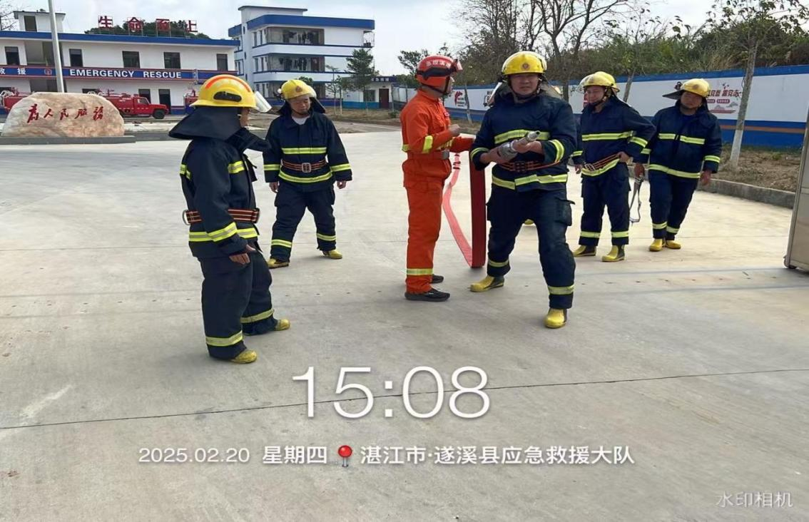 遂溪縣開展2025年基層半專業(yè)森林消防員實(shí)戰(zhàn)技能培訓(xùn)5.png