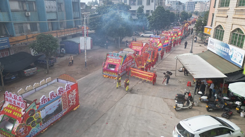 2 游村社-游花車、奏樂、舞龍等.jpg