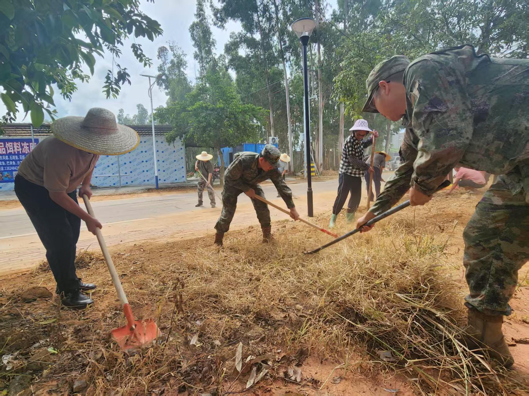 市委領(lǐng)導(dǎo)赴遂溪督導(dǎo)檢查基孔肯雅熱疫情防控工作并開展愛國衛(wèi)生運動